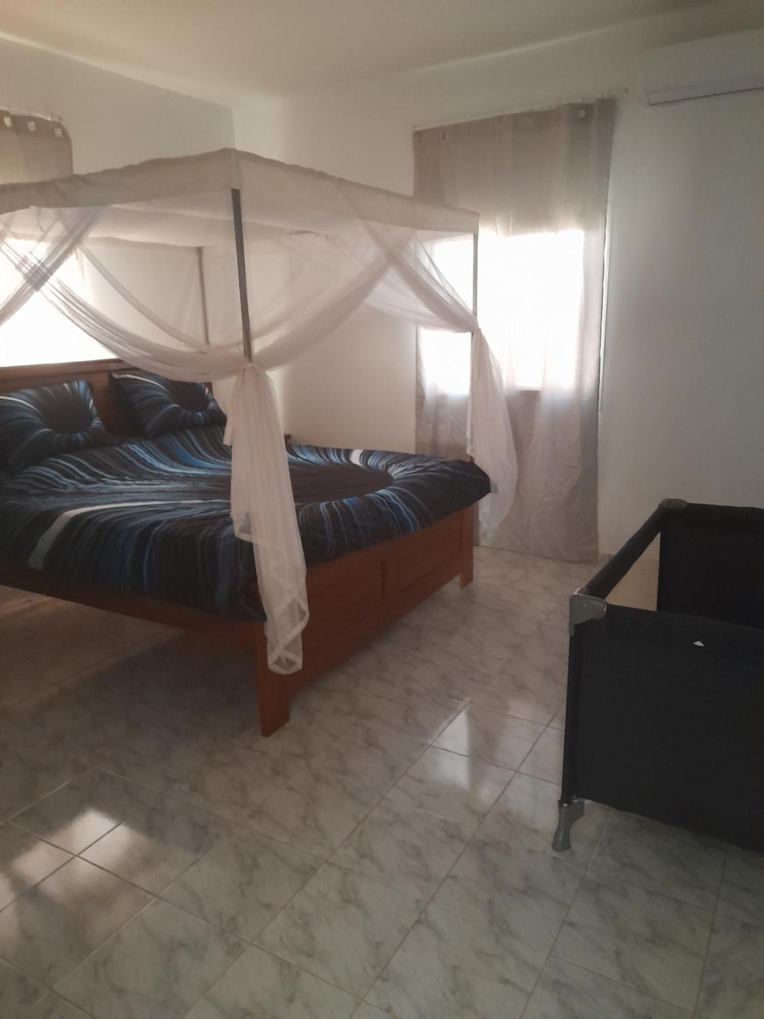 Maison D Hote La Dore Du Senegal Bas-De - Villa โซโมน ภายนอก รูปภาพ